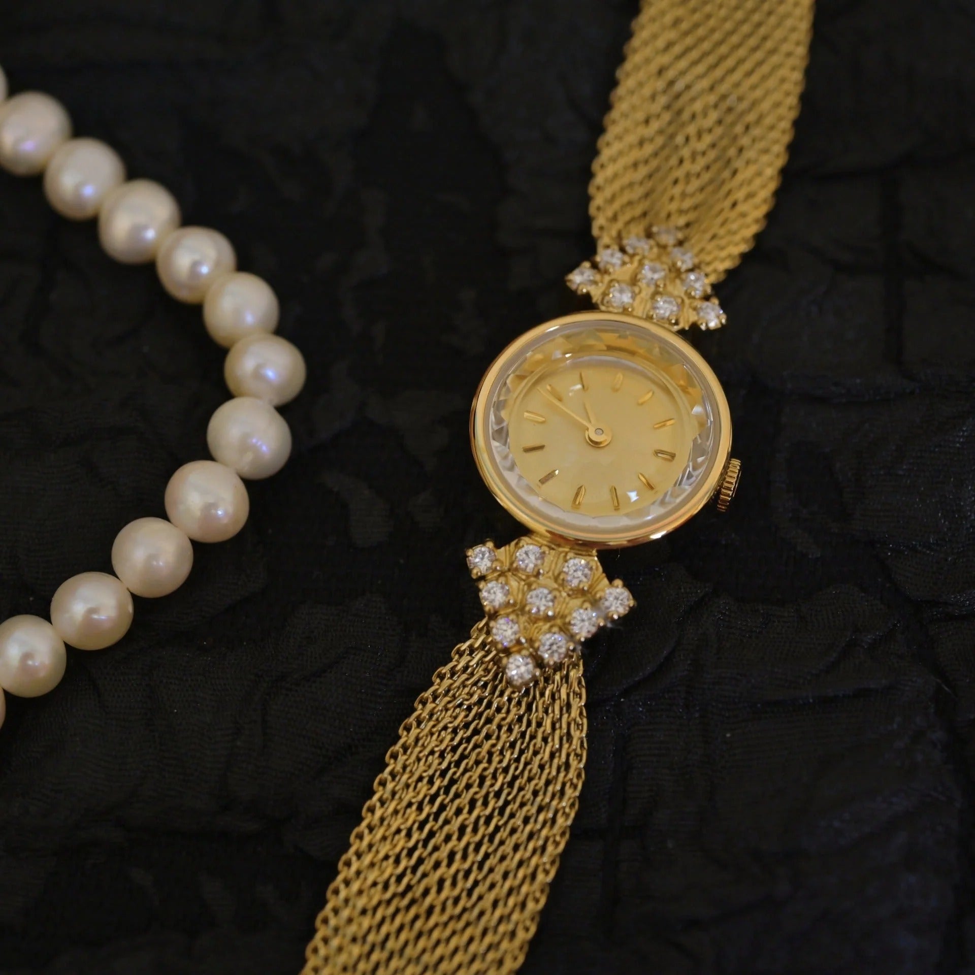 Elegant Women’s Jewelry ⌚🌸